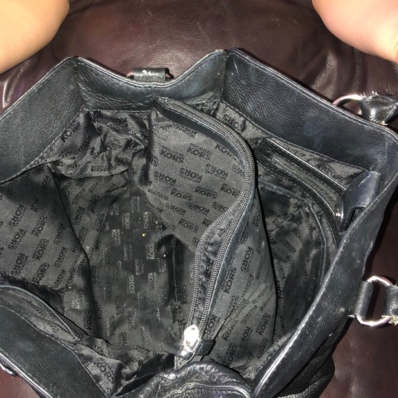 Michael Kors purse - Picture 3 of 8